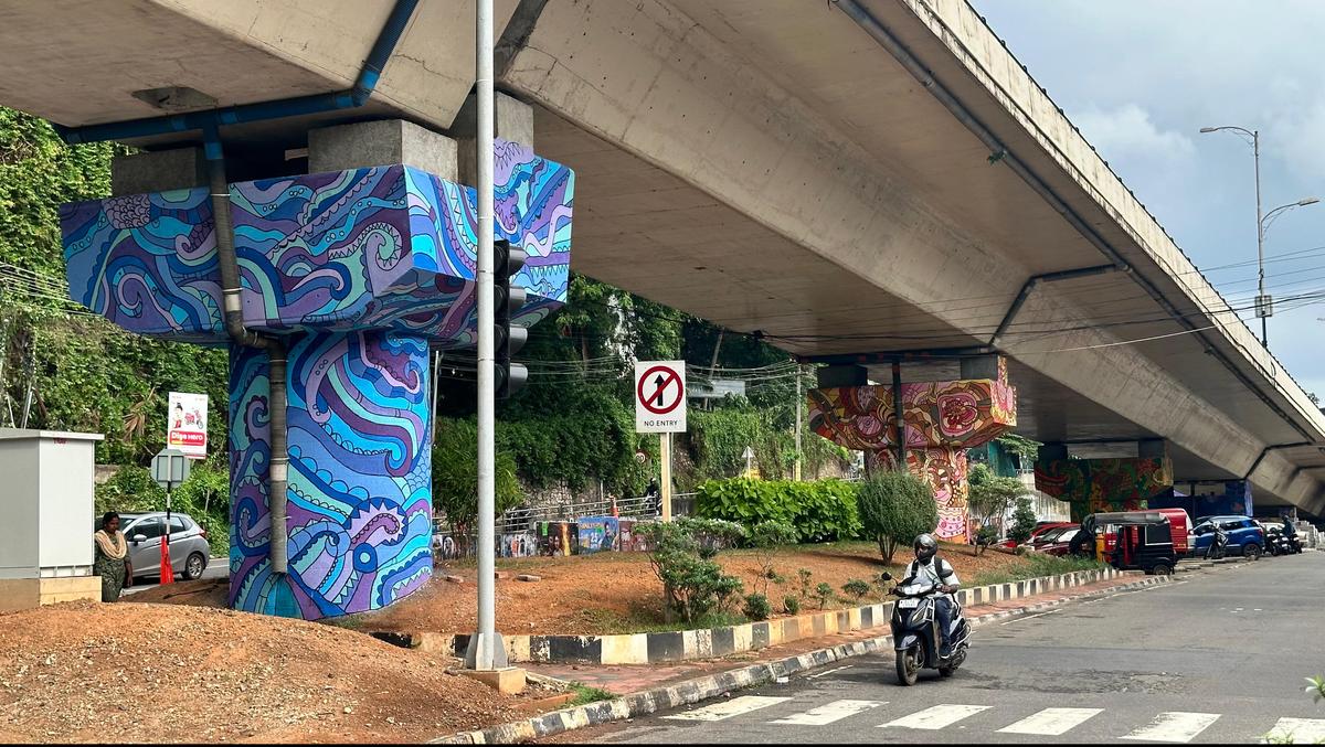 Pillars of the flyover at Bakery Junction in Thiruvananthapuram with the artwork 