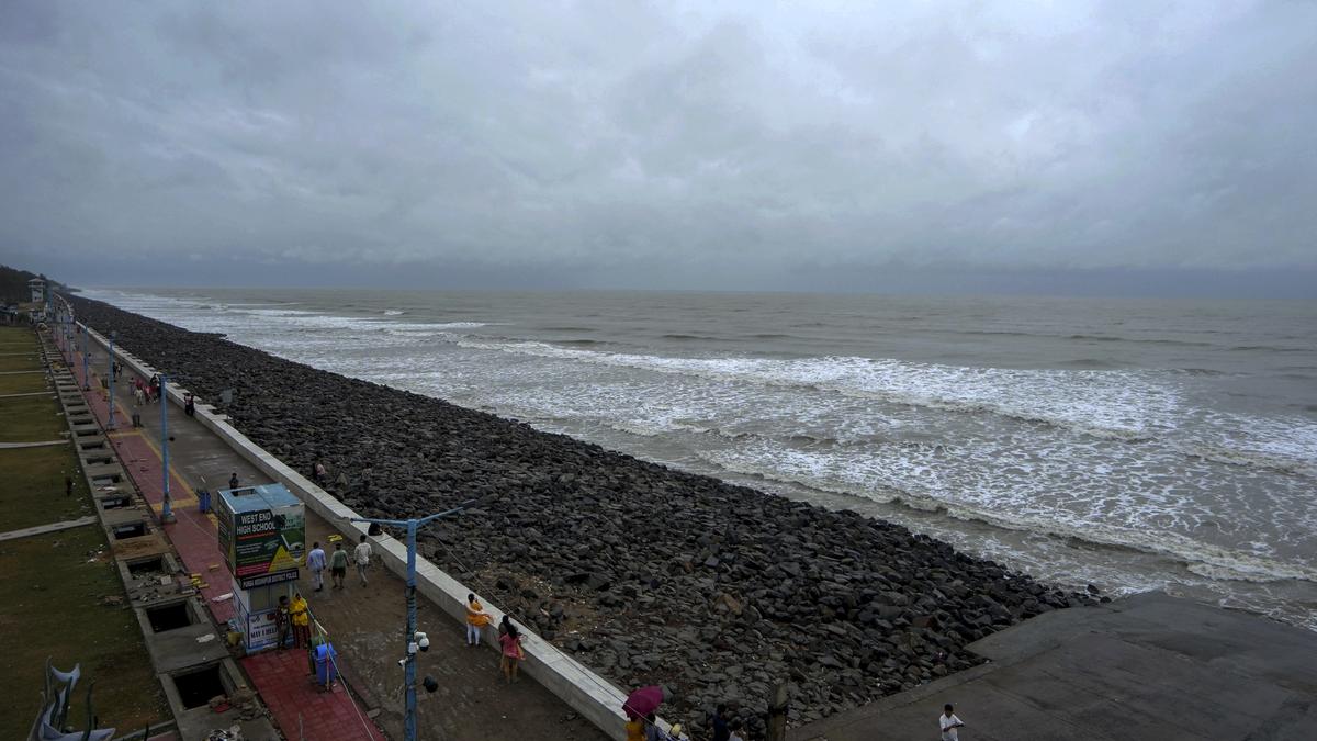 Cyclone 'Dana' to bring heavy rainfall in parts Jharkhand, NDRF teams deployed