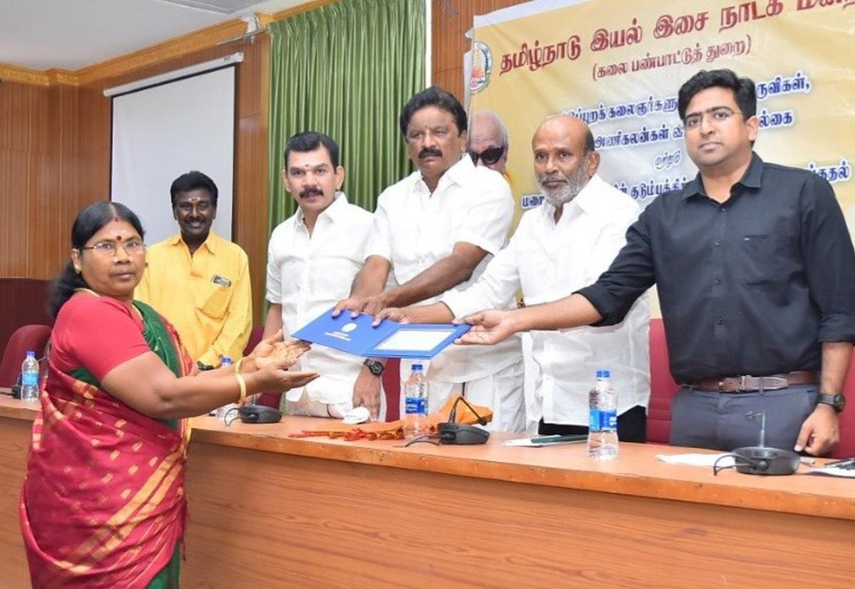 2 lakh folk artistes to get ID cards for getting aid in this fiscal year: Vagai Chandrasekar