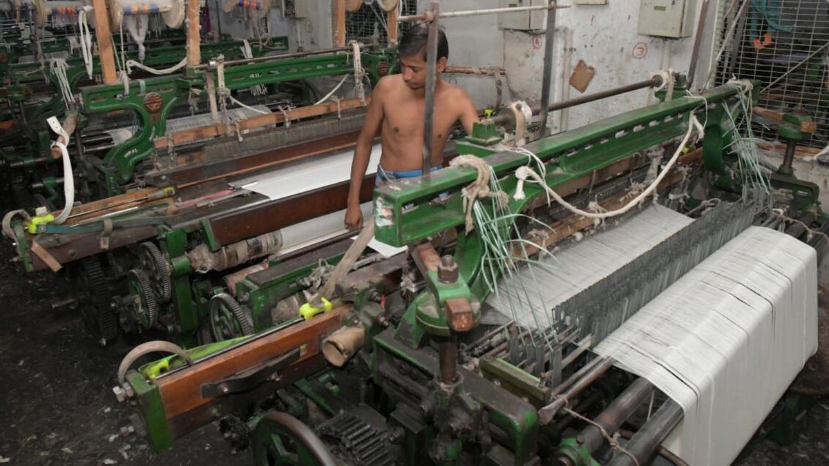 Power loom federation seeks hike in wages for producing free dhotis, saris