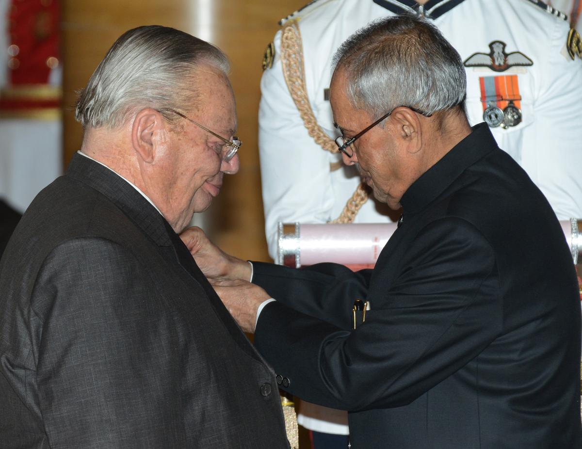 President Pranab Mukherjee presenting Padma Bhushan to Ruskin Bond during the Investiture ceremony at Rashtrapati Bhawan, in New Delhi President Pranab Mukherjee presenting Padma Bhushan to Ruskin Bond during the Investiture ceremony at Rashtrapati Bhawan, in New Delhi