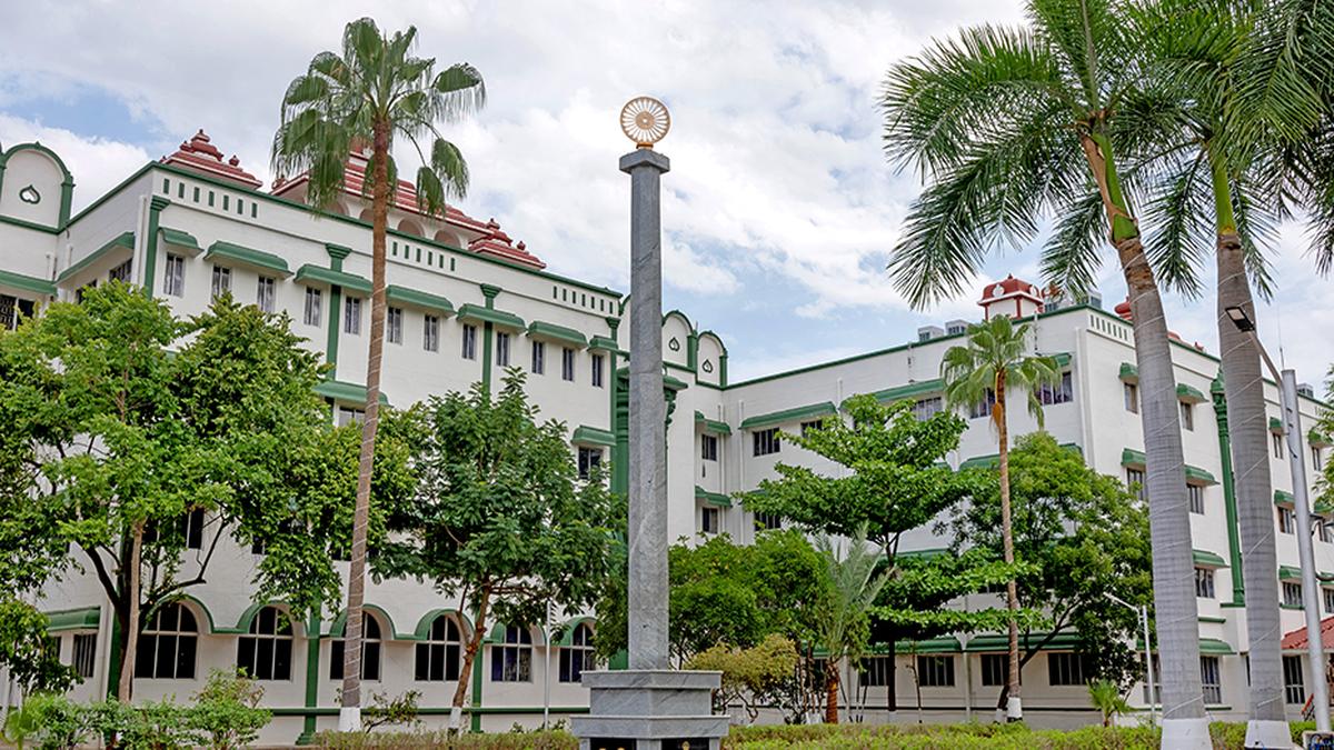 Madurai Bench directs Union Home Secretary to consider refugee’s application for citizenship