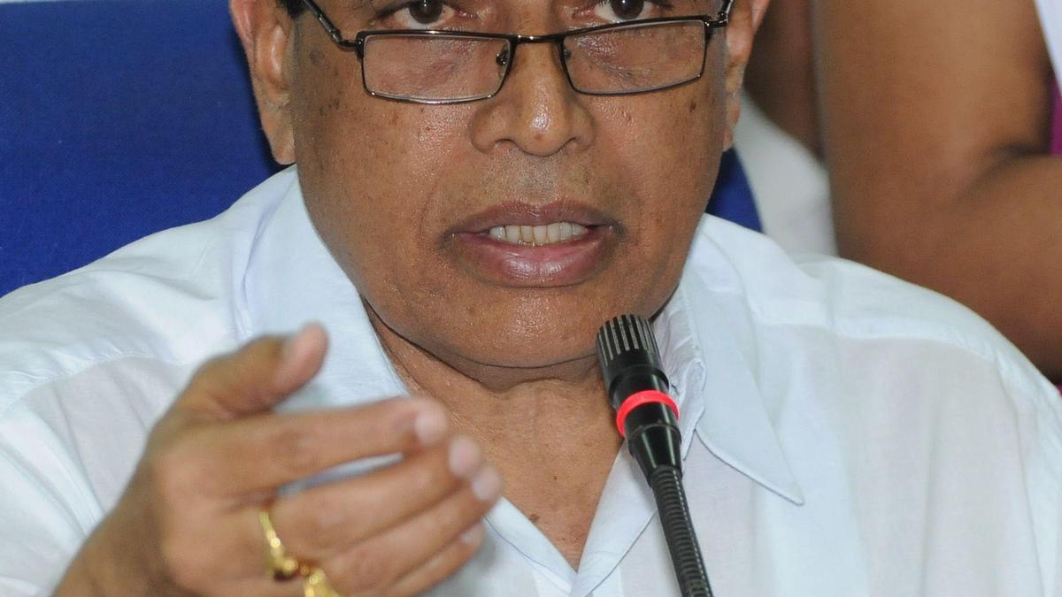 Congress leader Kimmane Ratnakar questions efforts of RSS to unite all Hindus