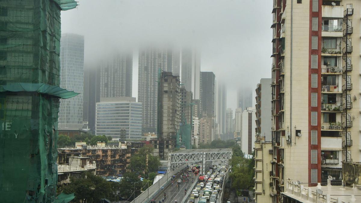 Heavy rains batter Maharashtra, 400 rescued, crops damaged 
