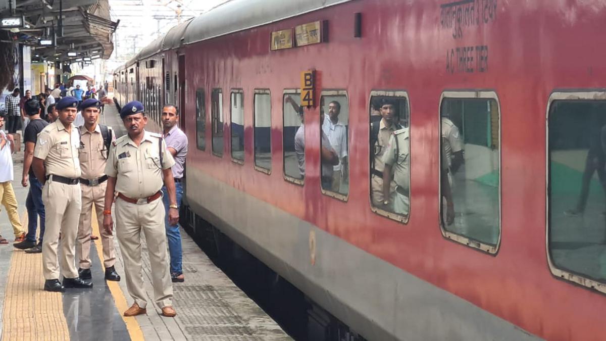 RPF jawan arrested after shooting dead four persons on board Jaipur-Mumbai train