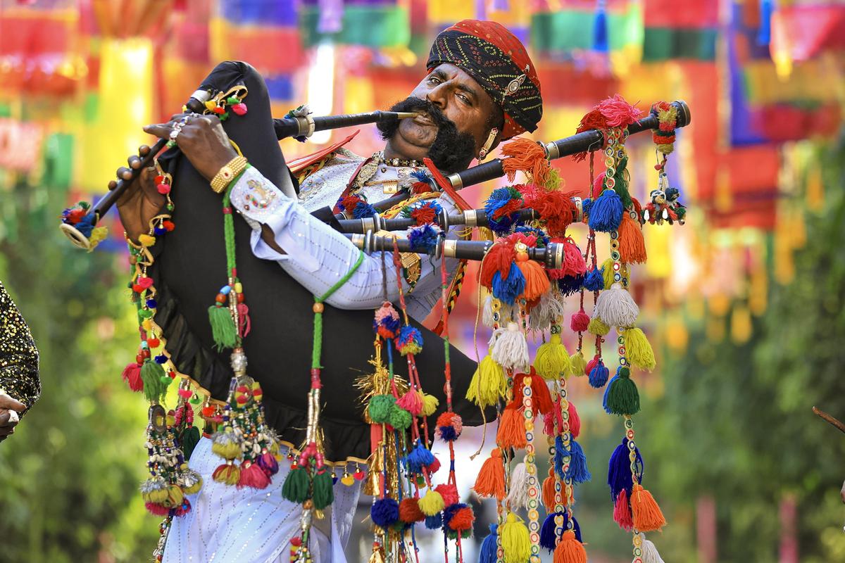 A folk artist at the ‘Jaipur Literature Festival’ (JLF), in Jaipur, on January 30, 2025. A folk artist at the ‘Jaipur Literature Festival’ (JLF), in Jaipur, on January 30, 2025.