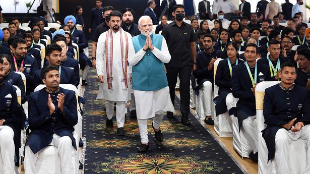 Prime Minister felicitates Indian contingent for Commonwealth Games success