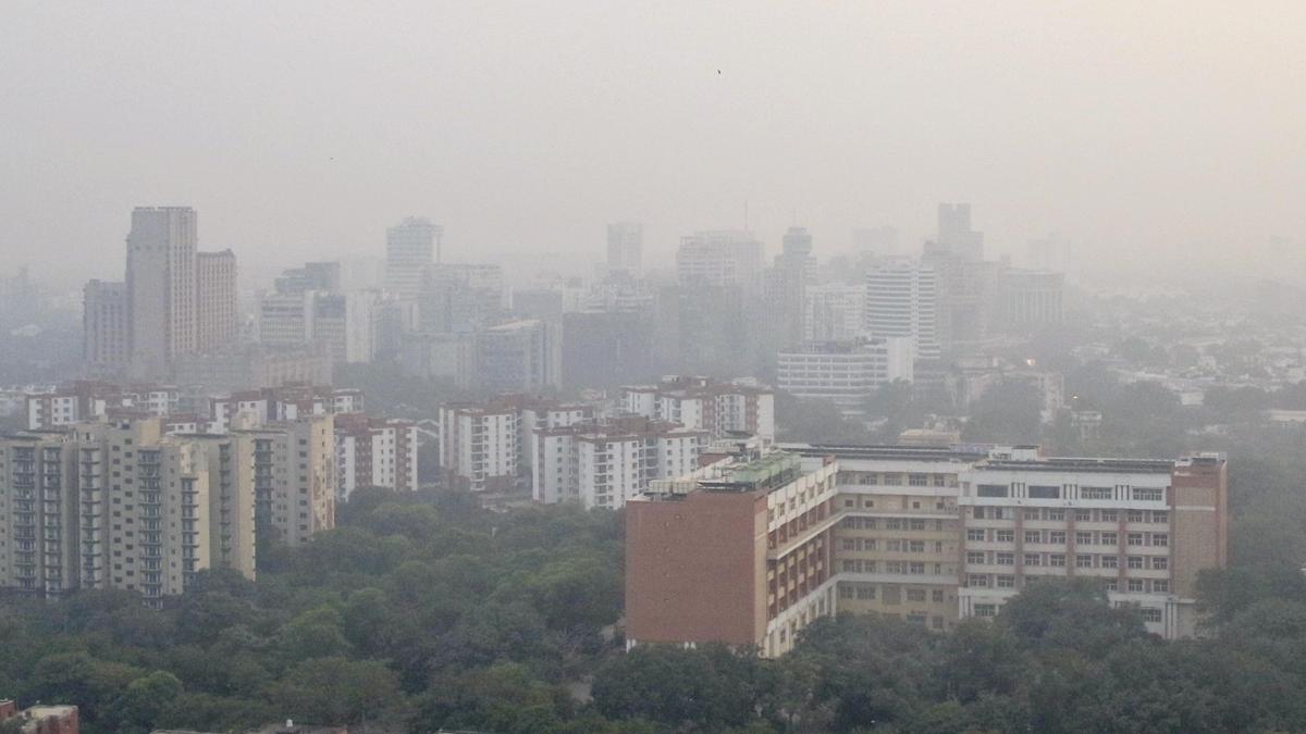 Delhi's air quality 'very poor' with AQI at 335 after brief respite