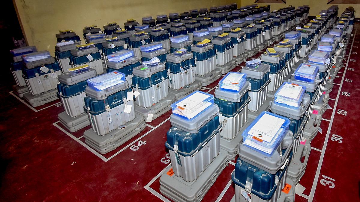Lok Sabha polls | Dhinakaran urges Election Commission to ensure safety of EVMs in T.N.