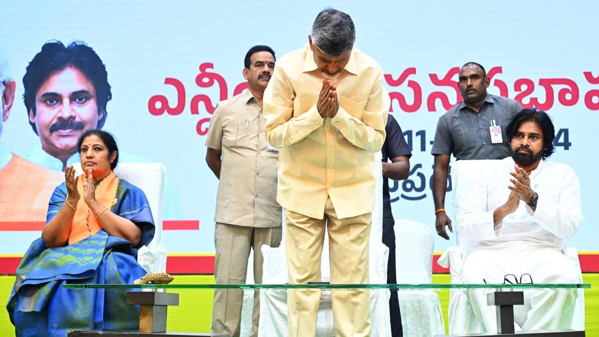 Chandrababu Naidu swearing-in ceremony LIVE updates | New Andhra CM, Cabinet to take oath today