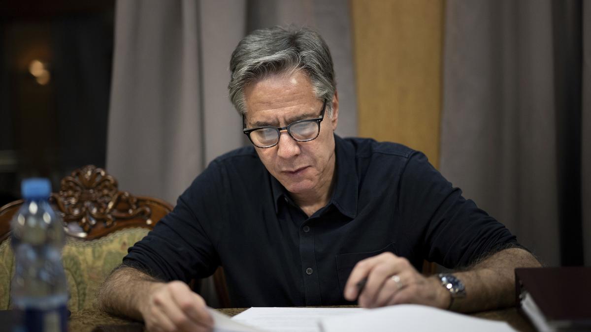 Blinken visits Ukraine to tout U.S. support for Kyiv's fight against Russia's advances