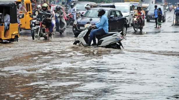 Rain fury in Telangana | Control rooms set up in Sircilla, Bhadrachalam