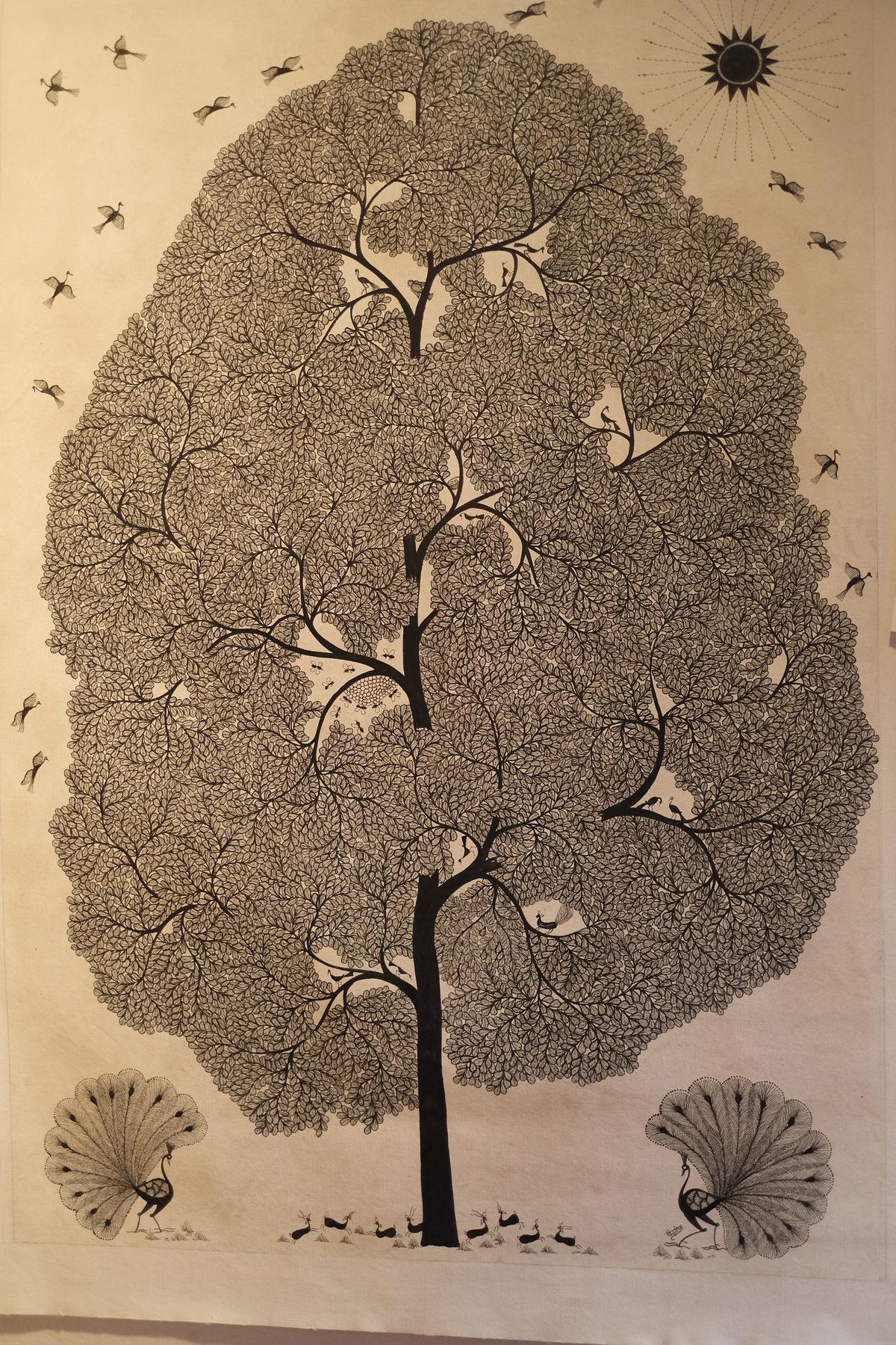 Een warli-schilderij met de levensboom