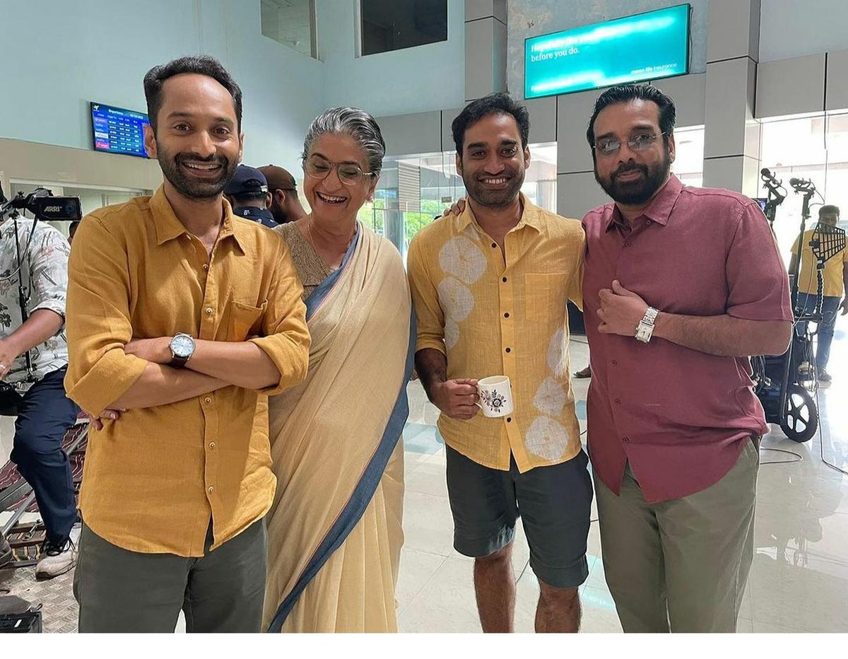 (from left) Fahadh Faasil, Viji Venkatesh, Akhil Sathyan and Vineeth on the location of Pachuvum Athbhuta Vilakkum.