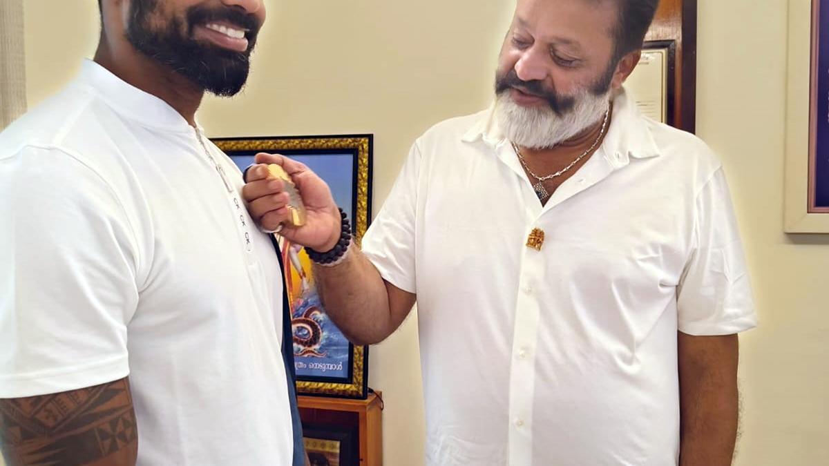 Sreejesh accorded reception by Suresh Gopi