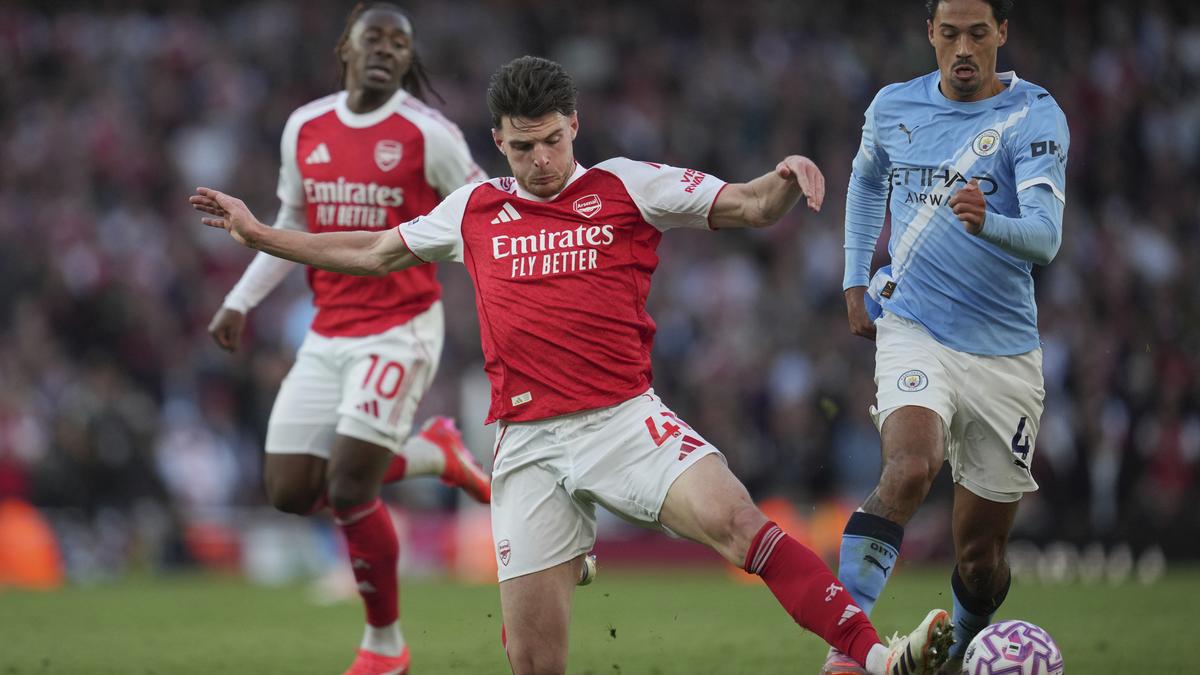 Arsenal snatches 1-1 draw with defensive Man City with Martinelli’s stoppage-time goal