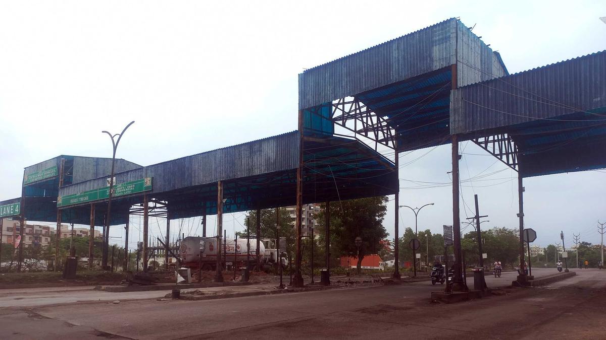 Motorists relieved as authorities remove Aganampudi toll gate