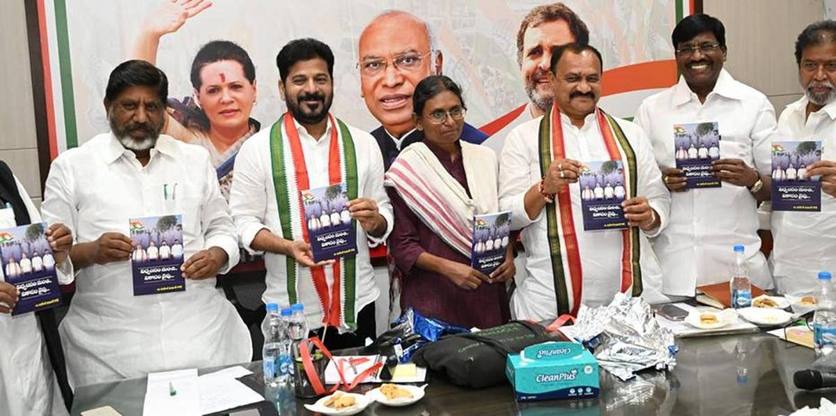 Deputy Chief Minister Mallu Bhatti Vikramarka, Chief Minister A. Revanth Reddy, AICC in-charge for Telangana Meenakshi Natarajan, TPCC president B Mahesh Kumar Goud and others at Gandhi Bhavan in Hyderabad Deputy Chief Minister Mallu Bhatti Vikramarka, Chief Minister A. Revanth Reddy, AICC in-charge for Telangana Meenakshi Natarajan, TPCC president B Mahesh Kumar Goud and others at Gandhi Bhavan in Hyderabad