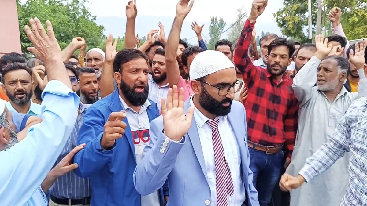 Banned Jamaat leaders organise first major poll rally in south Kashmir’s Kulgam