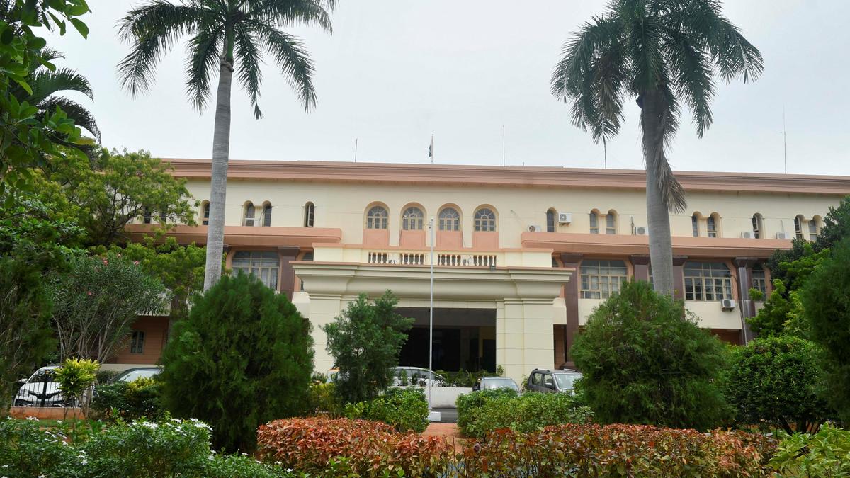 Pondicherry University in third place among Central Varsities