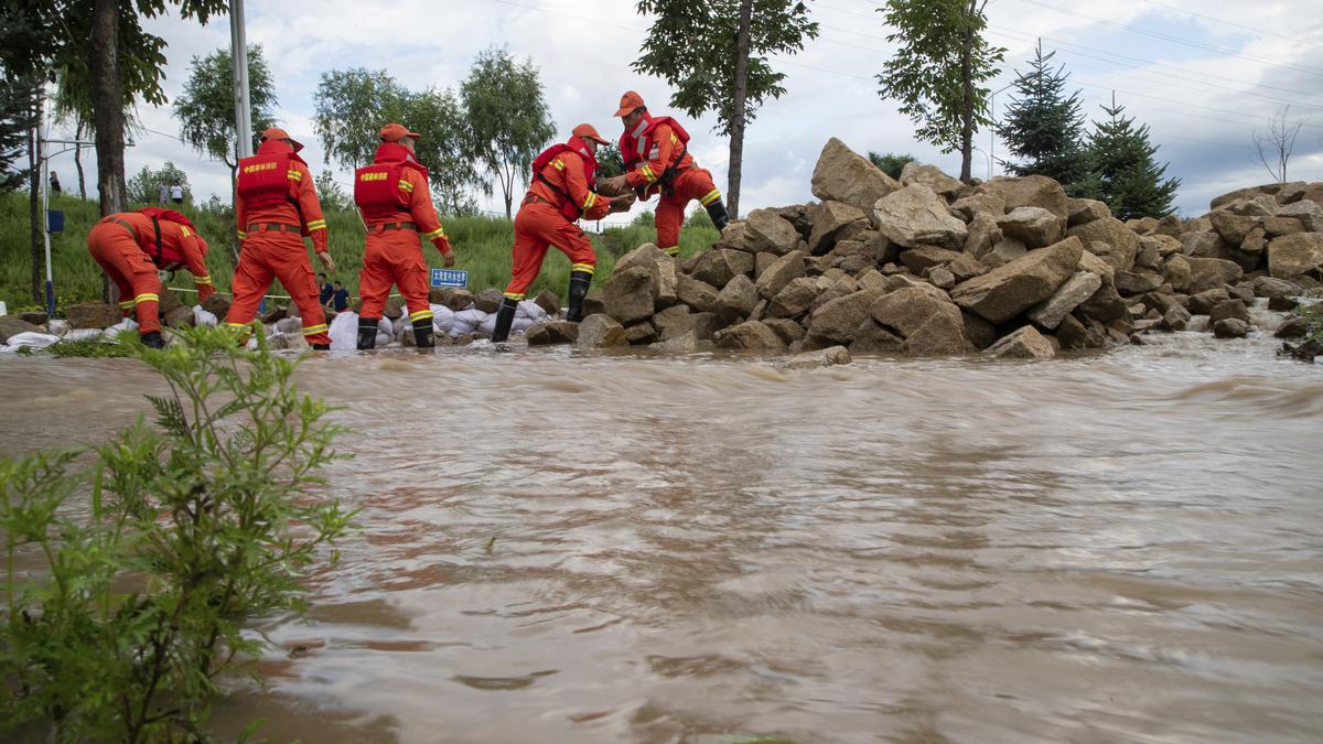 Death toll rises to 30 in northern China floods