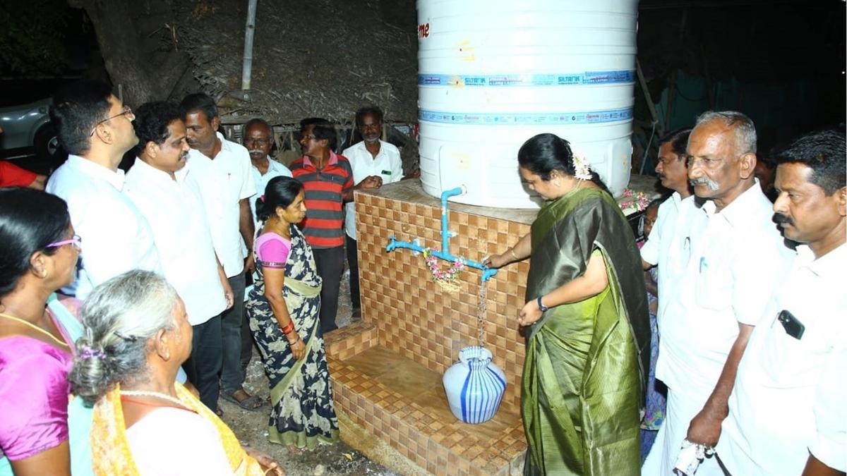 MP gives ₹18 lakh for installing high-mast lamps in two places