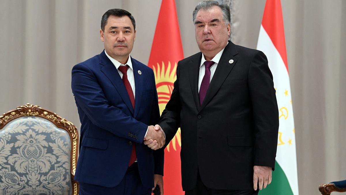 Kyrgyzstan and Tajikistan hold talks to end border fighting