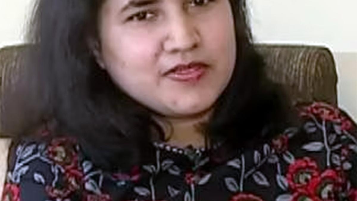 https://th-i.thgim.com/public/incoming/d0q57m/article69681943.ece/alternates/LANDSCAPE_1200/Veena%20Vijayan.jpg