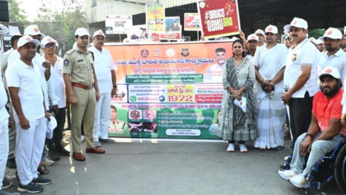 Kurnool Collector, SP lead Nasha Mukt Bharat walkathon; students warned against drug use