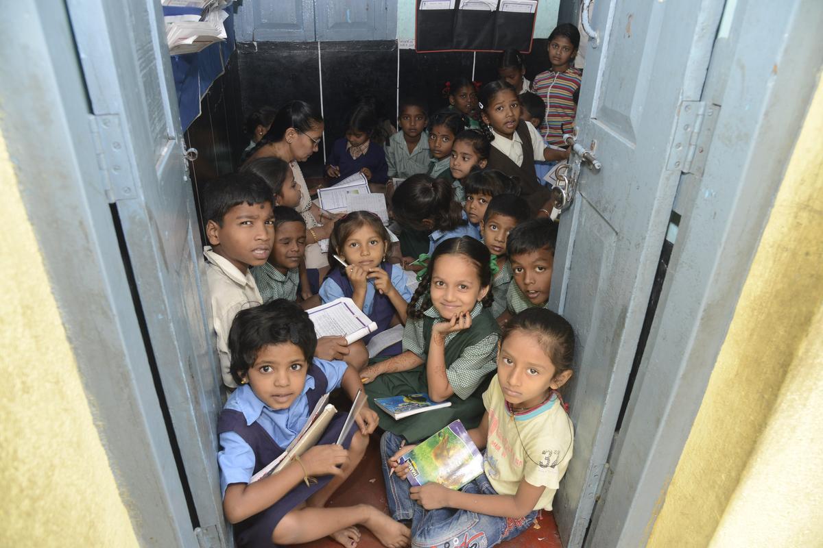 Too many students, too few teachers in Karnataka - The Hindu