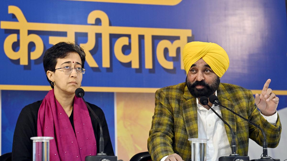 Yamuna ammonia-level row: Delhi, Punjab CMs meet EC, accuse BJP-led Haryana government of contamination