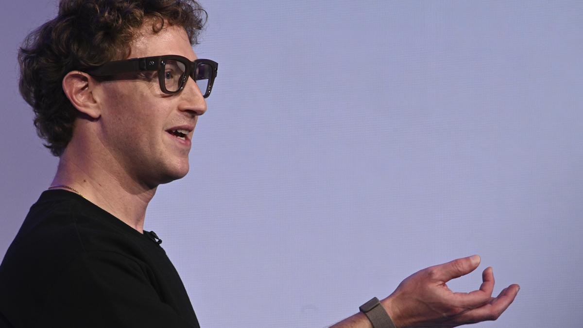 Meta AI glasses showed bank info, naked people, and porn to overseas workers: Report