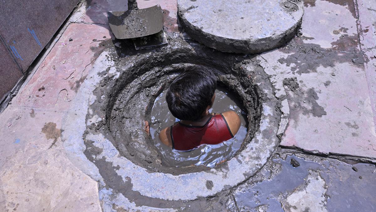 Govt. gets NHRC notices over injuries, death of sewer cleaners