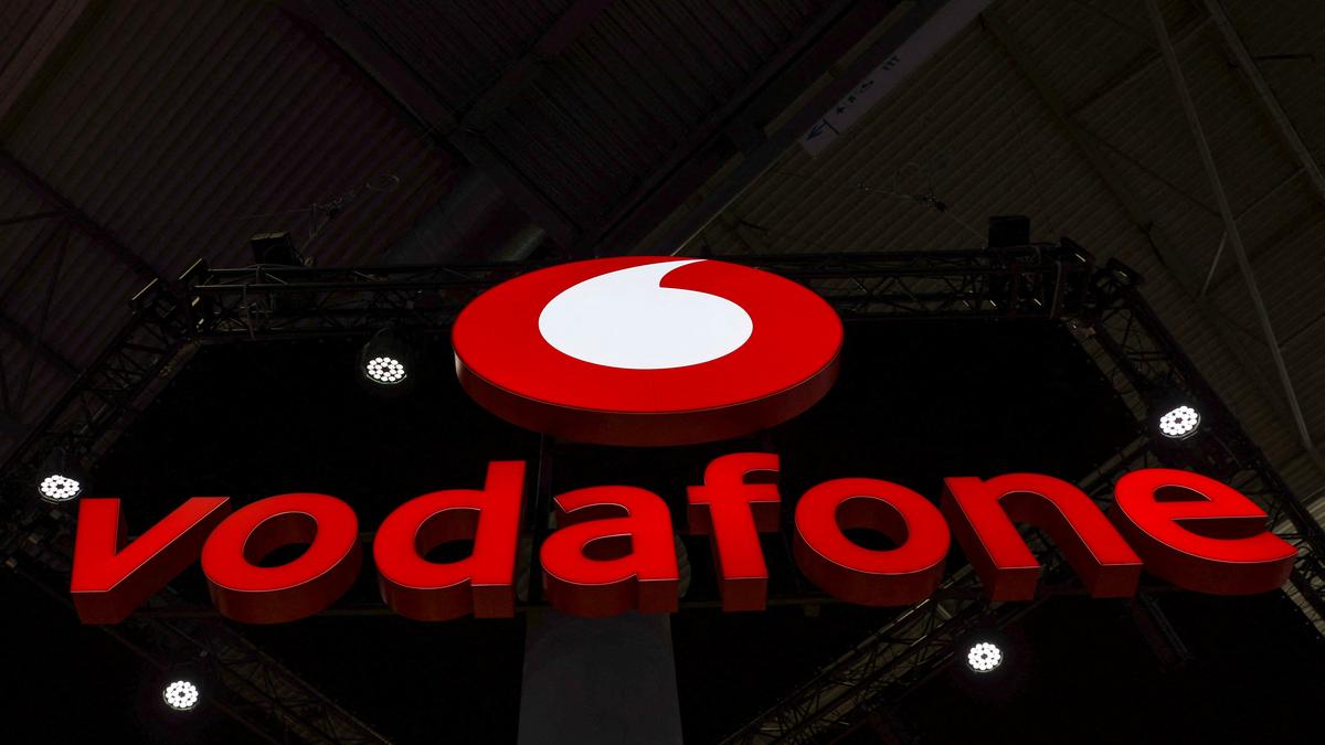Vodafone sells 18% stake in Indus Towers for ₹15,300 crore