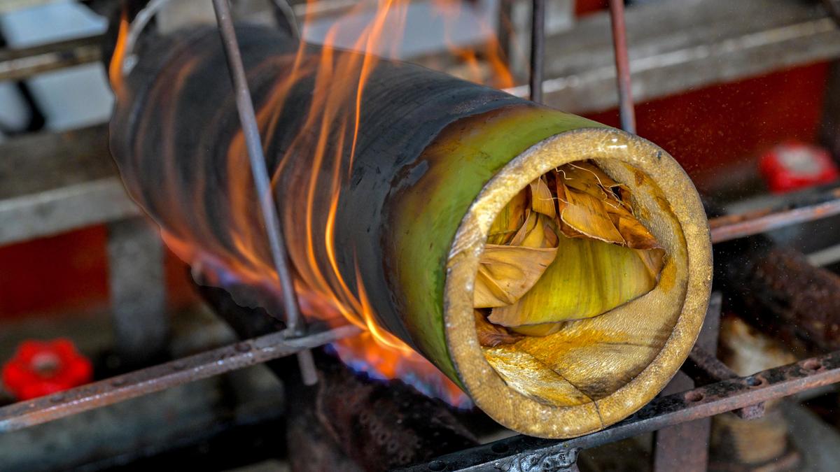 Bamboo chicken stalls by SHG women a major attraction en route Medaram