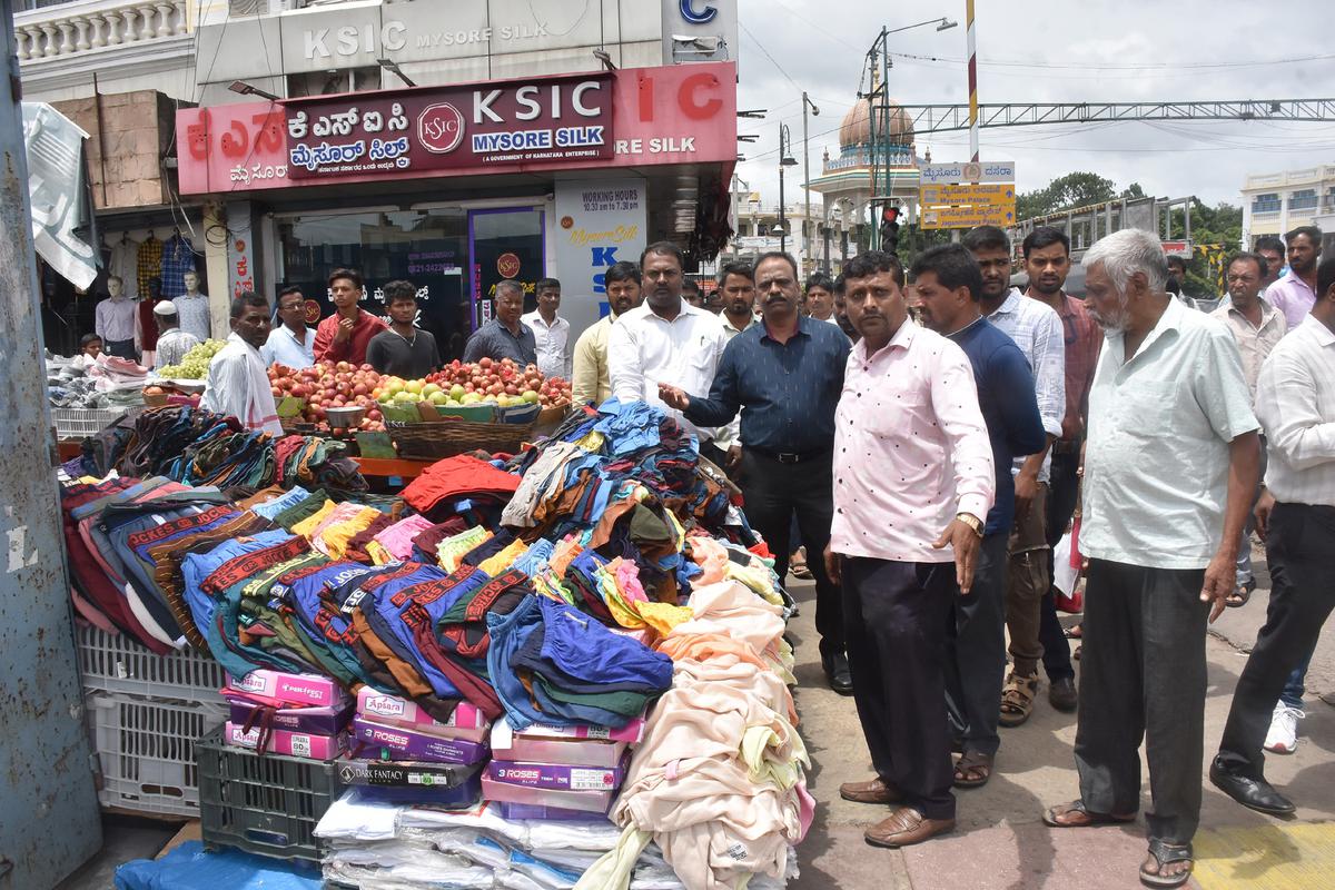 PAYING INR 10 TO DMC EVERYDAY, CLAIMS ILLEGAL FOOTPATH VENDORS IN HEART OF  COMMERCIAL HUB, DIMAPUR 