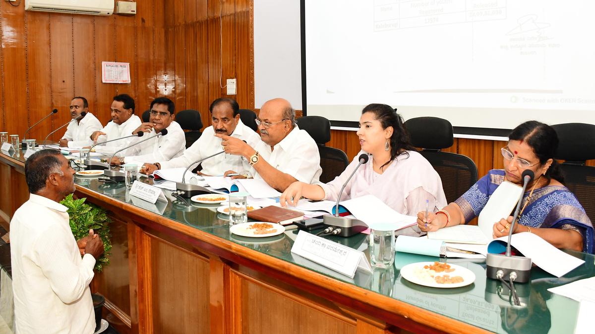 GESCOM officials taken to task over inflated Gruha Jyothi bills do sex