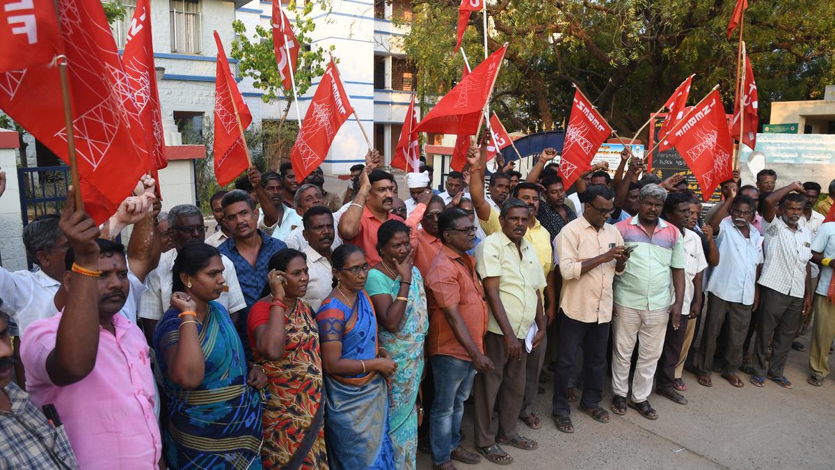 Workers protest against privatisation move of Tangedco