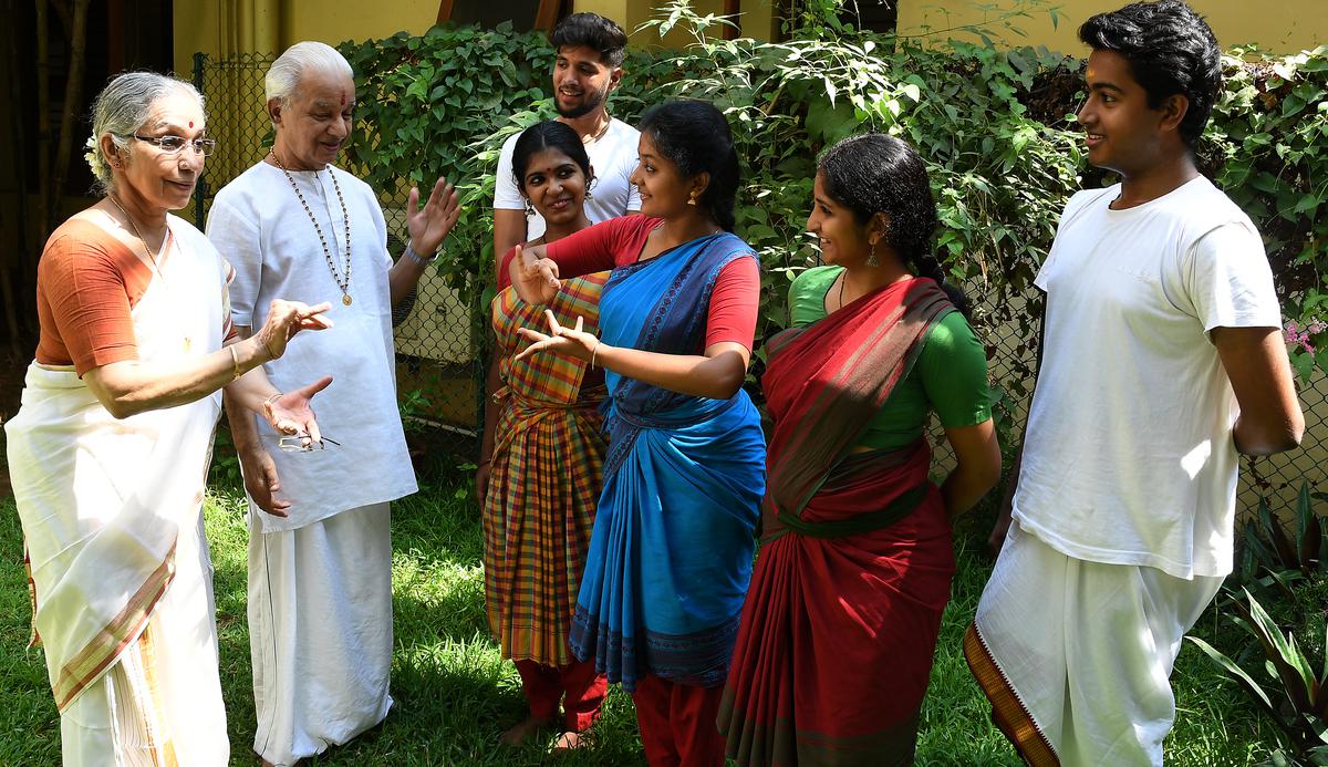  Bharatanatyam exponents VP Dhananjayan and Shantha Dhananjayan teaching students at Bharatakalanjali in Chennai. 