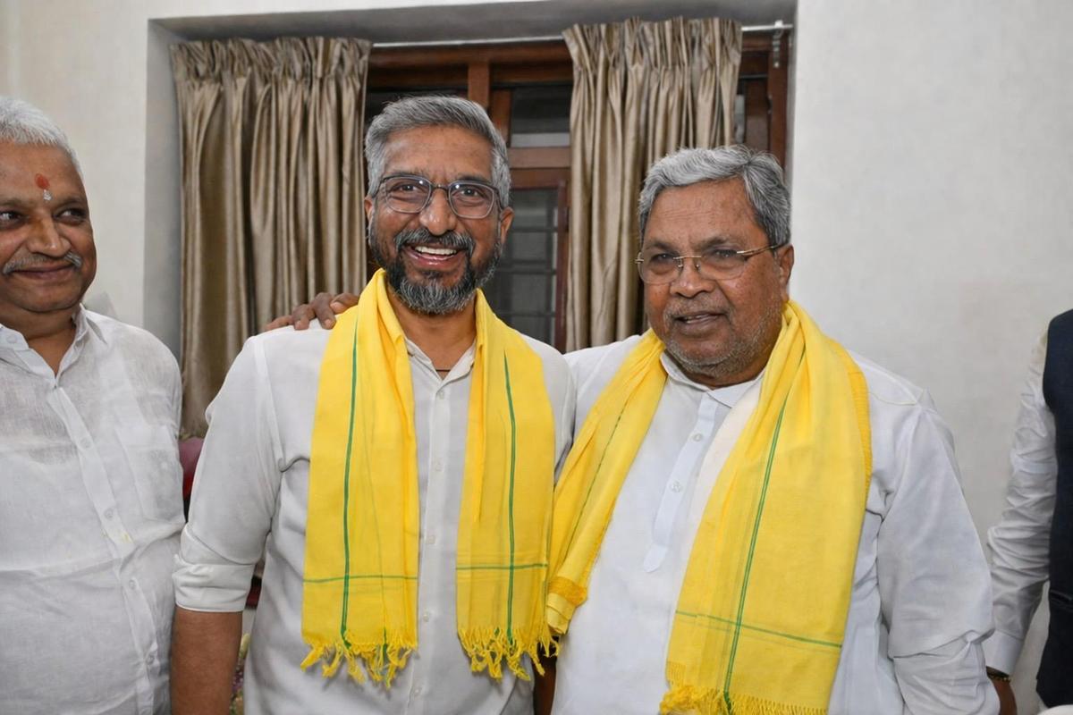 रवि बोसेराजू, मुख्यमंत्री सिद्धारमैया के साथ हिंदूलिडा संगठन समिति की पहल के पीछे एक प्रमुख व्यक्ति हैं। रवि बोसेराजू, मुख्यमंत्री सिद्धारमैया के साथ हिंदूलिडा संगठन समिति की पहल के पीछे एक प्रमुख व्यक्ति हैं।