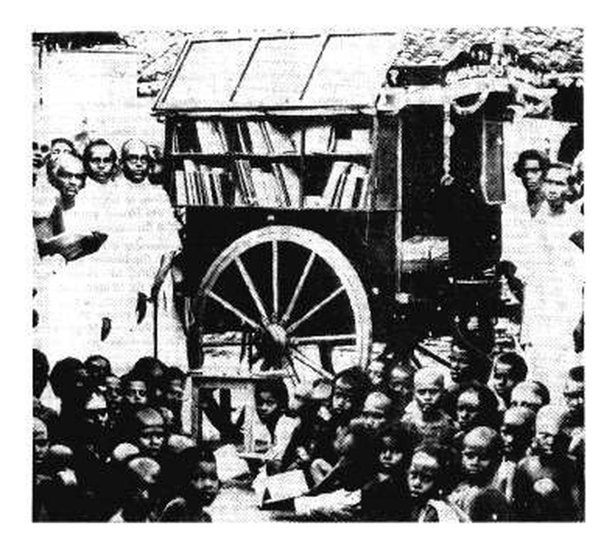 The first mobile library of India near Mannargudi in Tamil Nadu, in 1931.