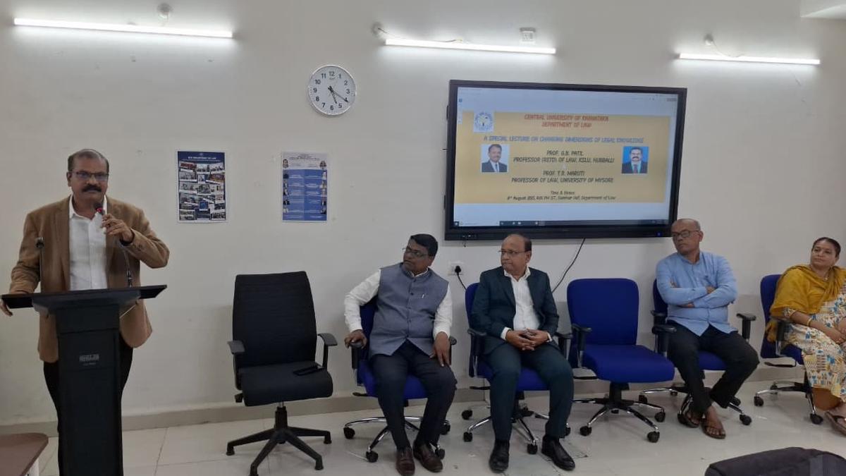 Central University hosts special lecture on ‘changing dimensions of legal knowledge’