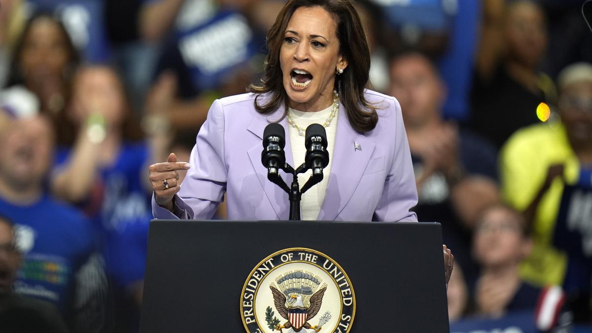 Kamala Harris promises to work to abolish the tip tax for service sector employees, repeating Trump’s promise