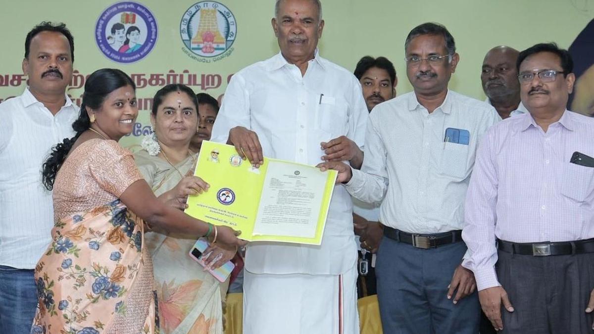 Tamil Nadu Assembly Speaker distributes temporary housing allotment worth ₹116 crore to 972 beneficiaries