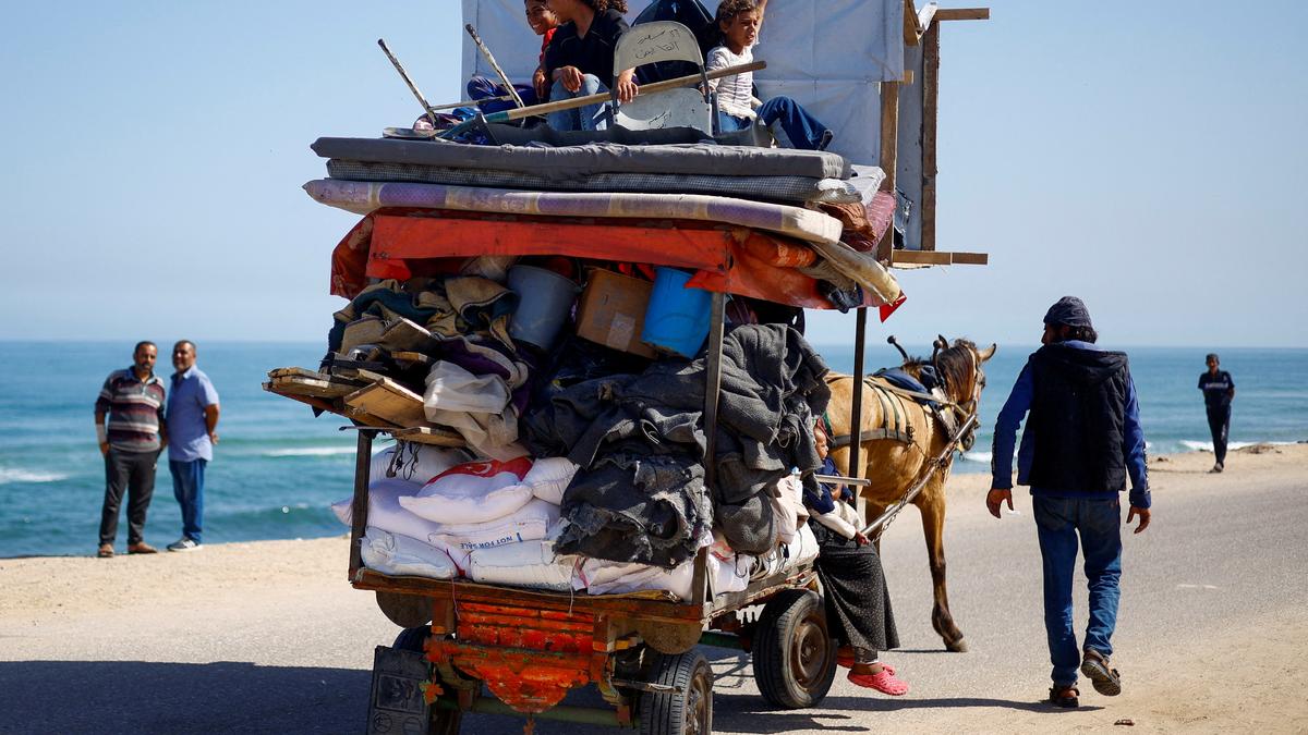 Heavy fighting in Gaza's Rafah keeps aid crossings closed, sends 100,000 civilians fleeing