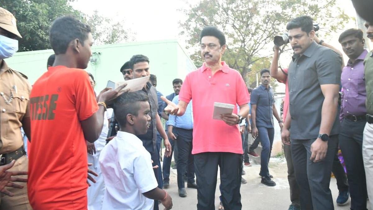 T.N. CM makes surprise visit to Adi Dravidar schools in Vellore to check on breakfast scheme