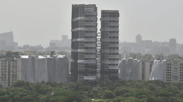 Noida twin towers demolition live | Wind direction changes ahead of demolition