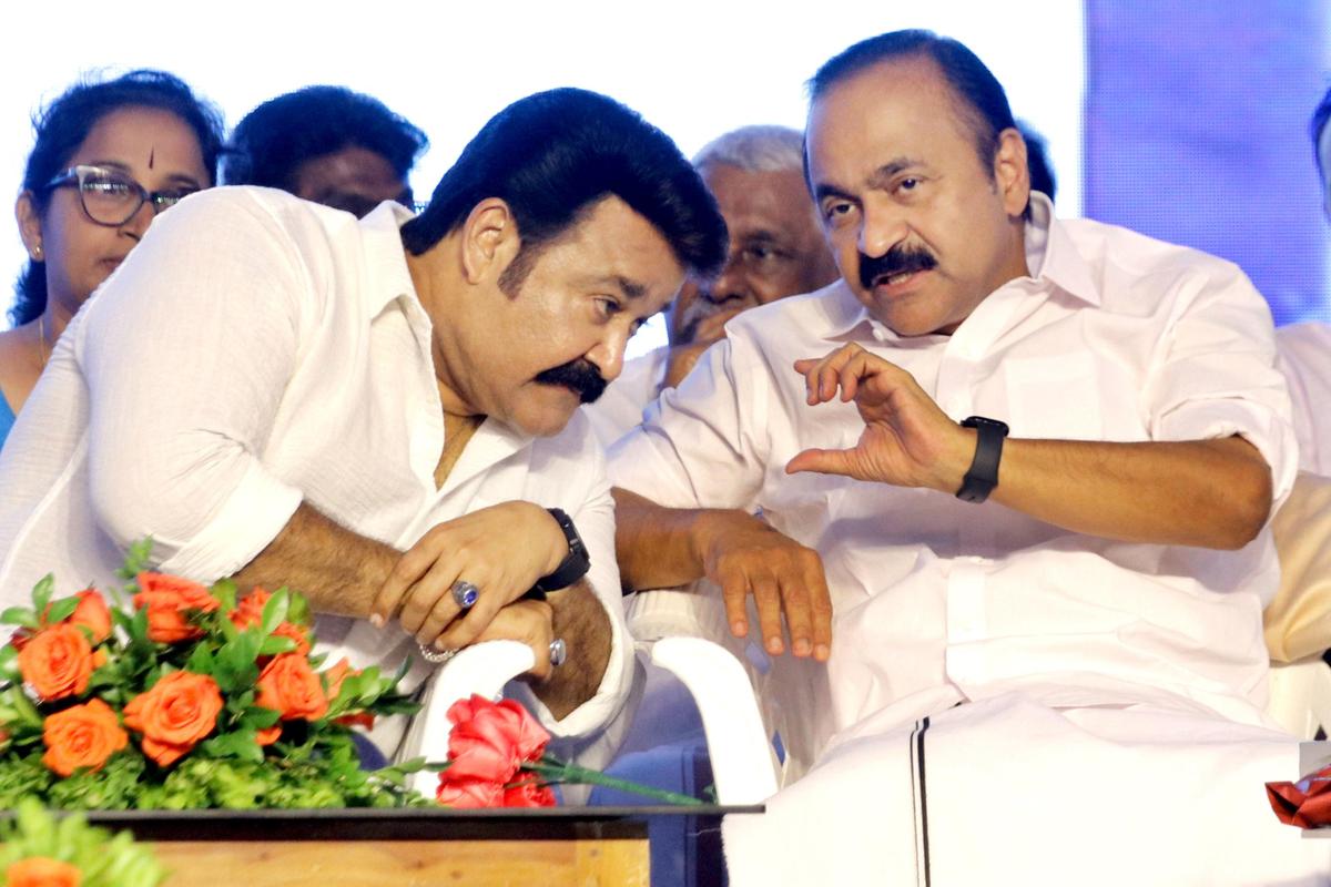 Mohanlal and V.D. Satheesan at a grand public reception held at Paravur on Sunday.