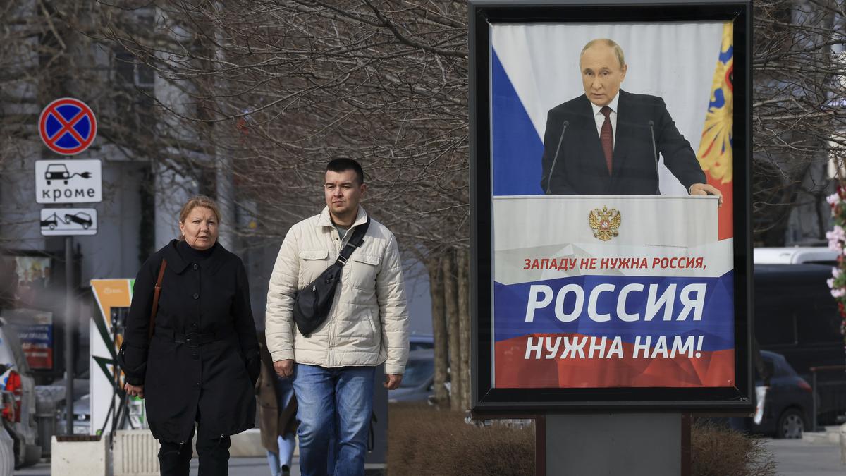 As Vladimir Putin orchestrates his reelection, a resilient Russian economy is a key selling point