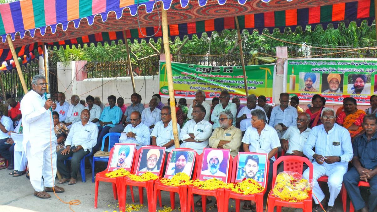 Farmers launch ‘Awake Bharat, Defeat Modi’ campaign in Ongole